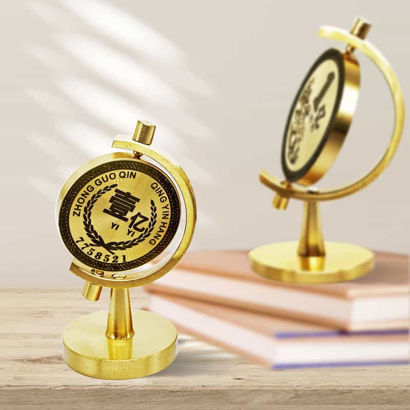 Brass Gold-Plated Fashionable Numerical Shape One Billion Goal Rotating Ornament